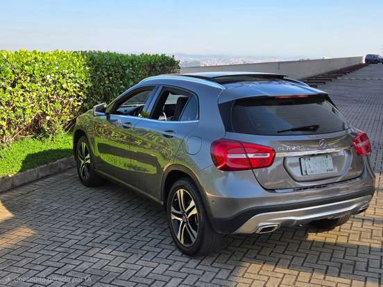 MERCEDES-BENZ-GLA 200-2017