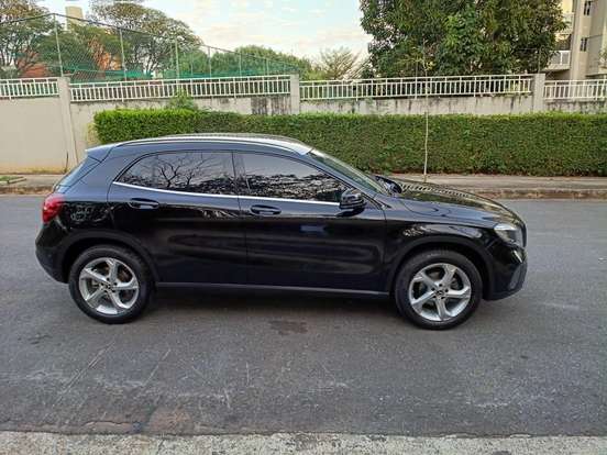 MERCEDES-BENZ-GLA 200-2019