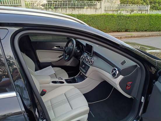 MERCEDES-BENZ-GLA 200-2019