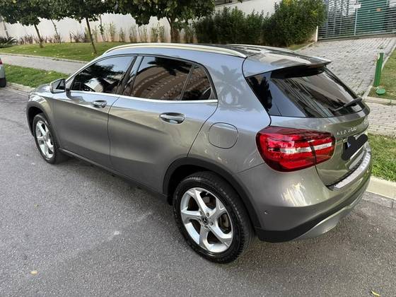 MERCEDES-BENZ GLA 200 1.6 CGI FLEX STYLE 7G-DCT