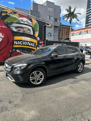 MERCEDES-BENZ-GLA 200-2018