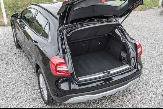 MERCEDES-BENZ-GLA 200-2018