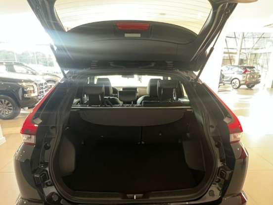 MITSUBISHI-ECLIPSE CROSS-1.5 MIVEC TURBO GASOLINA HPE BLACK CVT MITSUBISHI-ECLIPSE CROSS-2025