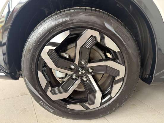 MITSUBISHI-ECLIPSE CROSS-1.5 MIVEC TURBO GASOLINA HPE BLACK CVT MITSUBISHI-ECLIPSE CROSS-2025
