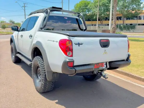 MITSUBISHI-L200 SAVANA-3.2 4X4 16V TURBO INTERCOOLER DIESEL 4P MANUAL MITSUBISHI-L200 SAVANA-2013