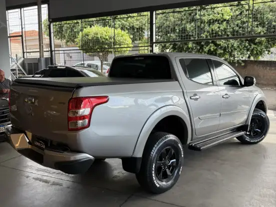 MITSUBISHI-L200 TRITON-2.4 16V TURBO DIESEL SPORT HPE TOP CD 4P 4X4 AUTOMÁTICO MITSUBISHI-L200 TRITON-2016