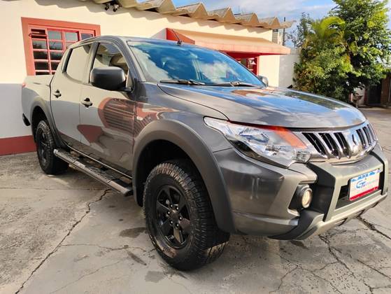 MITSUBISHI L200 TRITON 2.4 16V TURBO DIESEL OUTDOOR GLS CD 4X4 AUTOMÁTICO