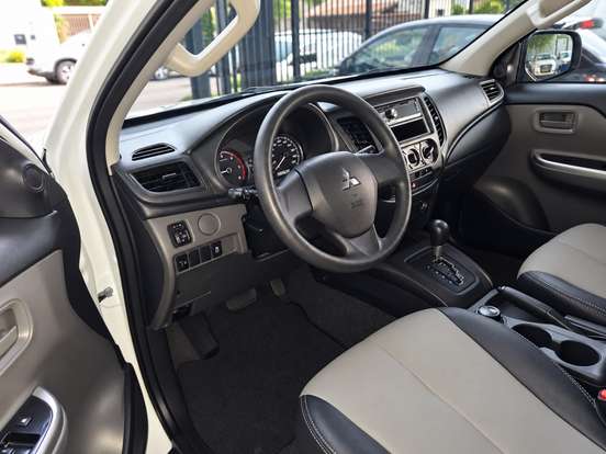MITSUBISHI-L200 TRITON-2023
