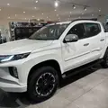MITSUBISHI L200 TRITON 2.4 16V TURBO DIESEL SPORT HPE CD 4P 4X4 AUTOMÁTICO MITSUBISHI L200 TRITON 2.4 16V TURBO DIESEL SPORT HPE CD 4P 4X4 AUTOMÁTICO