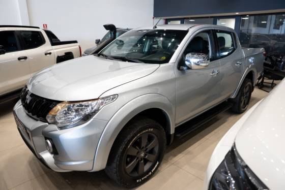 MITSUBISHI L200 TRITON 2.4 16V TURBO DIESEL SPORT HPE CD 4P 4X4 AUTOMÁTICO