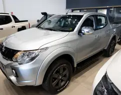 MITSUBISHI L200 TRITON 2.4 16V TURBO DIESEL SPORT HPE CD 4P 4X4 AUTOMÁTICO MITSUBISHI L200 TRITON 2.4 16V TURBO DIESEL SPORT HPE CD 4P 4X4 AUTOMÁTICO