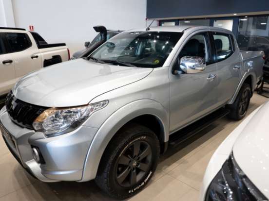 MITSUBISHI-L200 TRITON-2.4 16V TURBO DIESEL SPORT HPE CD 4P 4X4 AUTOMÁTICO MITSUBISHI-L200 TRITON-2019