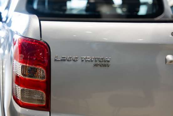 MITSUBISHI-L200 TRITON-2019