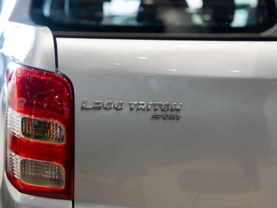 MITSUBISHI-L200 TRITON-2.4 16V TURBO DIESEL SPORT HPE CD 4P 4X4 AUTOMÁTICO MITSUBISHI-L200 TRITON-2019
