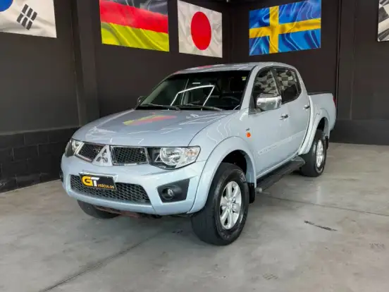 MITSUBISHI-L200 TRITON-3.2 HPE 4X4 CD 16V TURBO INTERCOOLER DIESEL 4P AUTOMÁTICO MITSUBISHI-L200 TRITON-2011