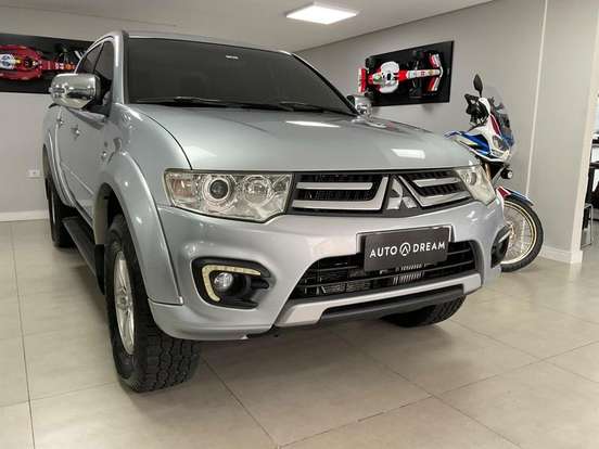 MITSUBISHI-L200 TRITON-3.5 HPE 4X4 CD V6 24V FLEX 4P AUTOMÁTICO MITSUBISHI-L200 TRITON-2016
