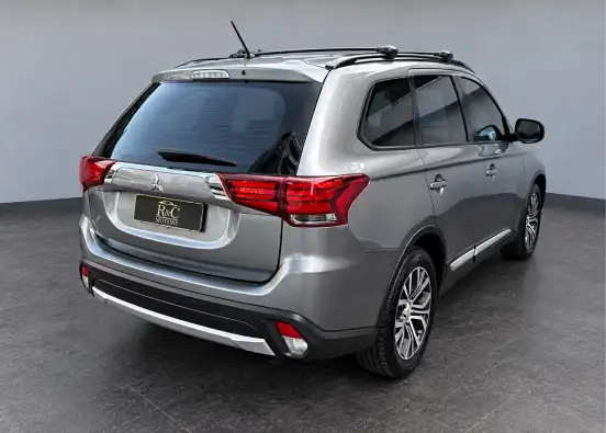 MITSUBISHI-OUTLANDER-2015