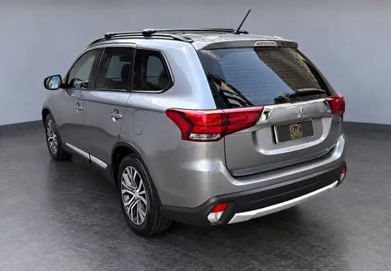 MITSUBISHI-OUTLANDER-2.0 16V GASOLINA 4P AUTOMÁTICO MITSUBISHI-OUTLANDER-2015
