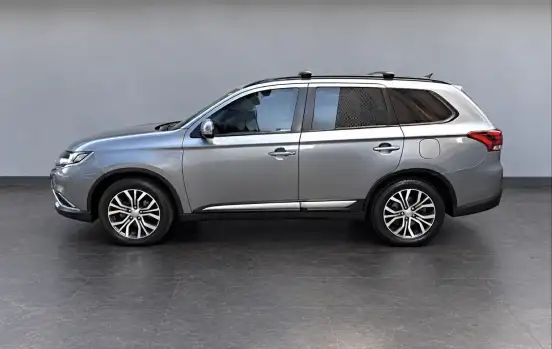 MITSUBISHI-OUTLANDER-2015