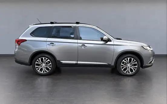 MITSUBISHI-OUTLANDER-2015