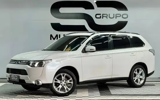 MITSUBISHI-OUTLANDER-2014