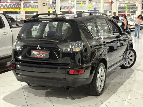 MITSUBISHI-OUTLANDER-2011