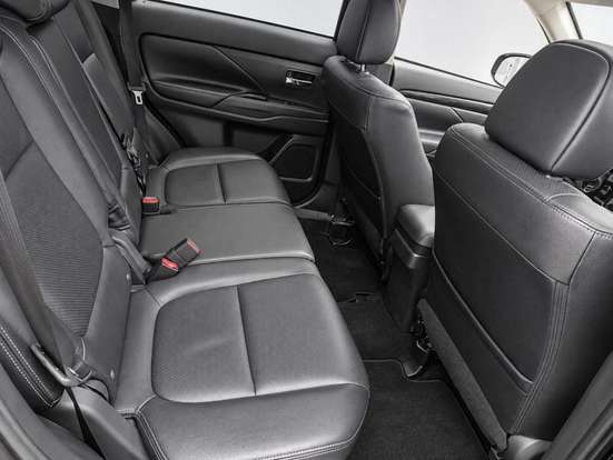 MITSUBISHI-OUTLANDER-2015