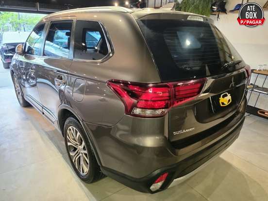 MITSUBISHI-OUTLANDER-2.0 COMFORT 16V GASOLINA 4P AUTOMÁTICO MITSUBISHI-OUTLANDER-2017
