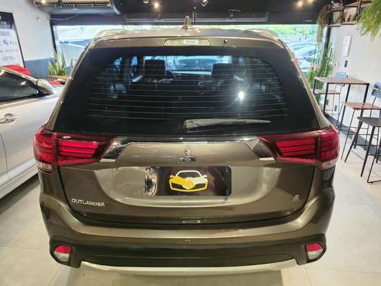 MITSUBISHI-OUTLANDER-2017