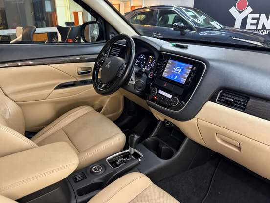 MITSUBISHI-OUTLANDER-2.2 4X4 16V DIESEL 4P AUTOMÁTICO MITSUBISHI-OUTLANDER-2016