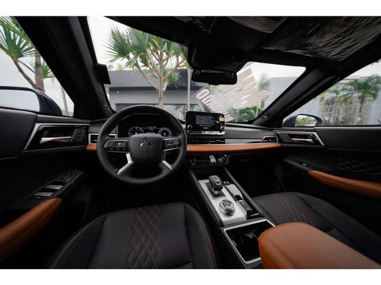 MITSUBISHI-OUTLANDER-2026