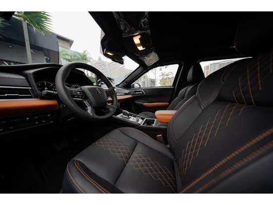 MITSUBISHI-OUTLANDER-2.4 PHEV SIGNATURE S-AWC DHT MITSUBISHI-OUTLANDER-2026