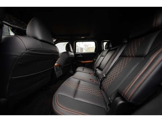 MITSUBISHI-OUTLANDER-2.4 PHEV SIGNATURE S-AWC DHT MITSUBISHI-OUTLANDER-2026