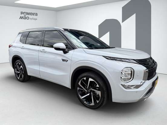 MITSUBISHI-OUTLANDER-2025
