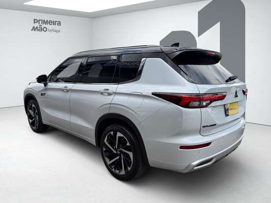 MITSUBISHI-OUTLANDER-2.4 PHEV SIGNATURE S-AWC DHT MITSUBISHI-OUTLANDER-2025