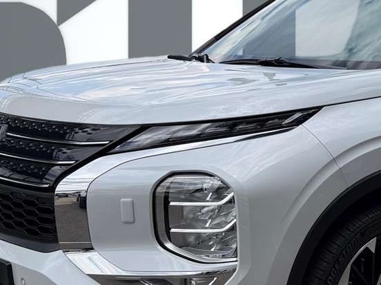 MITSUBISHI-OUTLANDER-2.4 PHEV SIGNATURE S-AWC DHT MITSUBISHI-OUTLANDER-2025