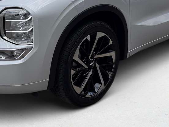 MITSUBISHI-OUTLANDER-2025