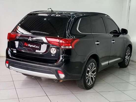 MITSUBISHI-OUTLANDER-3.0 GT 4X4 V6 24V GASOLINA 4P AUTOMÁTICO MITSUBISHI-OUTLANDER-2015