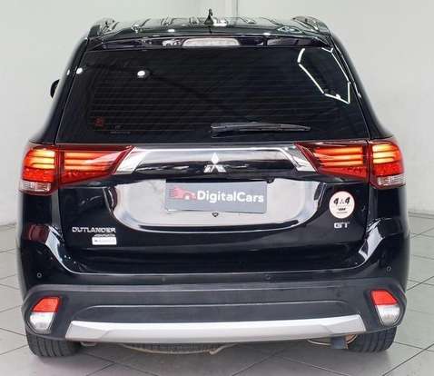 MITSUBISHI-OUTLANDER-2015