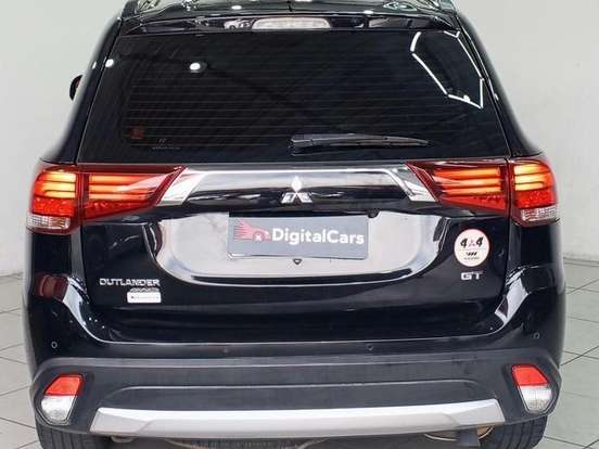 MITSUBISHI-OUTLANDER-3.0 GT 4X4 V6 24V GASOLINA 4P AUTOMÁTICO MITSUBISHI-OUTLANDER-2015