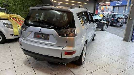MITSUBISHI-OUTLANDER-2011