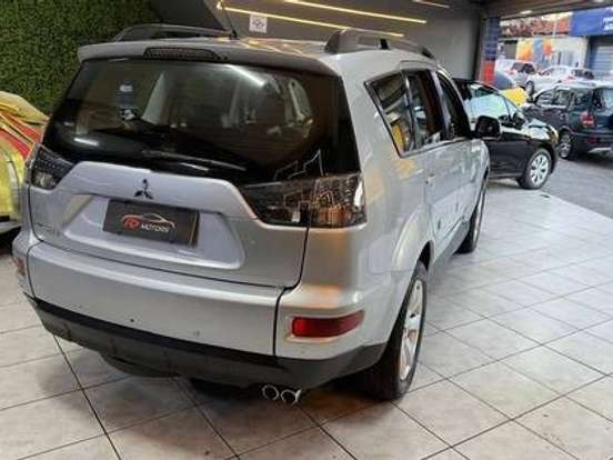 MITSUBISHI-OUTLANDER-3.0 GT 4X4 V6 24V GASOLINA 4P AUTOMÁTICO MITSUBISHI-OUTLANDER-2011