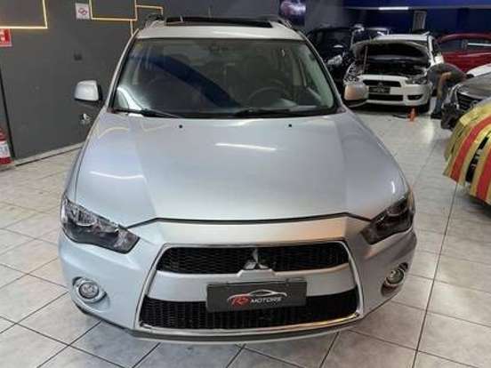MITSUBISHI-OUTLANDER-3.0 GT 4X4 V6 24V GASOLINA 4P AUTOMÁTICO MITSUBISHI-OUTLANDER-2011