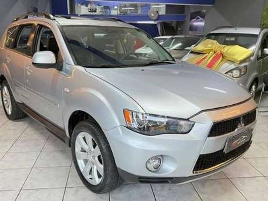 MITSUBISHI-OUTLANDER-3.0 GT 4X4 V6 24V GASOLINA 4P AUTOMÁTICO MITSUBISHI-OUTLANDER-2011