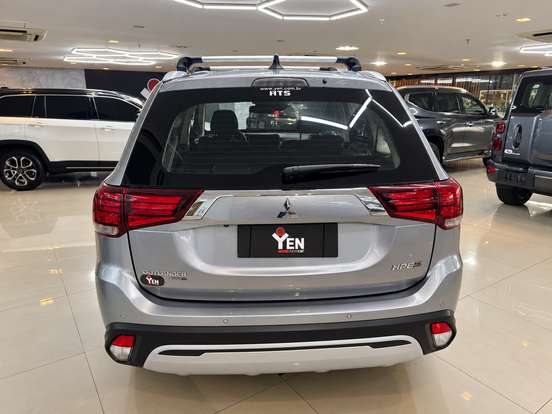 MITSUBISHI-OUTLANDER-3.0 MIVEC V6 GASOLINA HPE-S AWD AUTOMÁTICO MITSUBISHI-OUTLANDER-2020