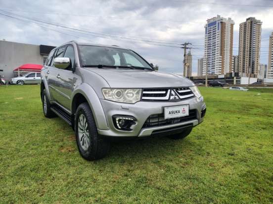 MITSUBISHI-PAJERO-2017