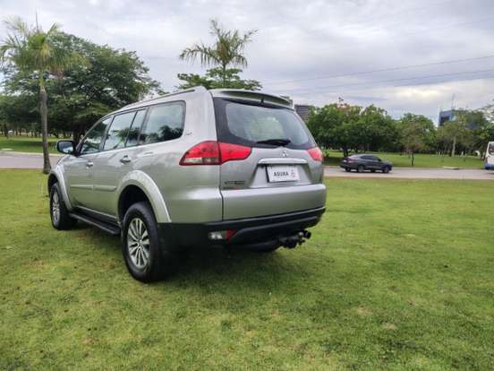 MITSUBISHI-PAJERO-2017