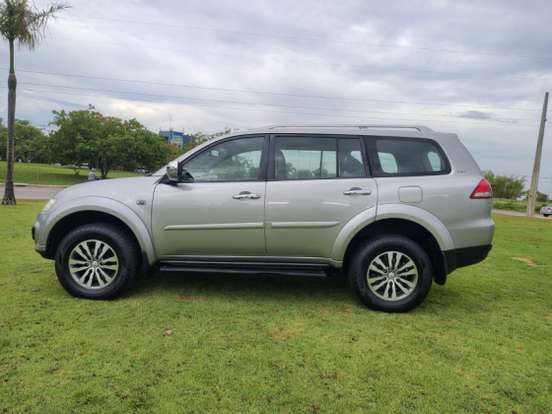 MITSUBISHI-PAJERO-3.2 HPE 4X4 7 LUGARES 16V TURBO INTERCOOLER DIESEL 4P AUTOMÁTICO MITSUBISHI-PAJERO-2017