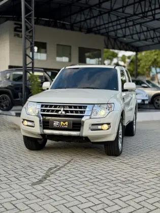 MITSUBISHI PAJERO FULL 3.2 HPE 4X4 16V TURBO INTERCOOLER DIESEL 2P AUTOMÁTICO