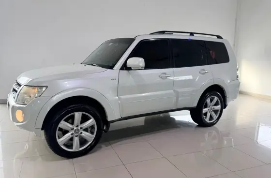 MITSUBISHI PAJERO FULL 3.2 HPE 4X4 16V TURBO INTERCOOLER DIESEL 4P AUTOMÁTICO